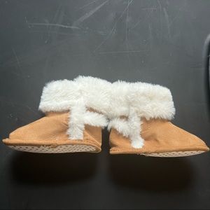 Baby shoes 👟 and 👢